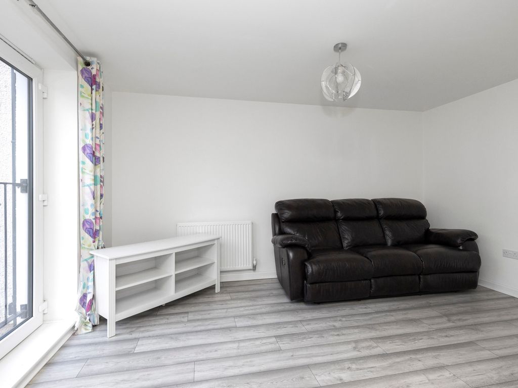2 bed flat for sale in 8/1 Barnyard Park Rigg, South Gyle, Edinburgh EH12, £230,000