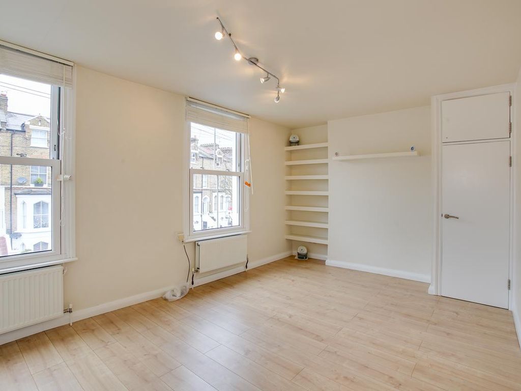 1 bed flat for sale in York Road, Acton W3, £300,000