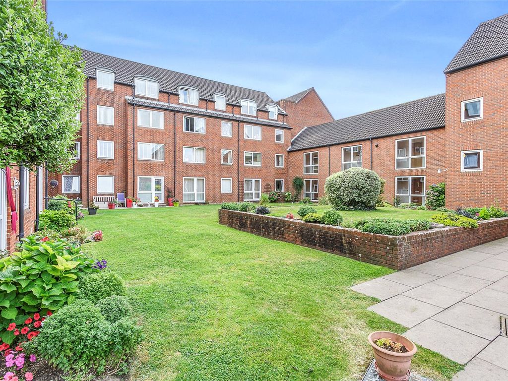 1 bed flat for sale in Homewater House, Hulbert Road, Waterlooville, Hampshire PO7, £70,000