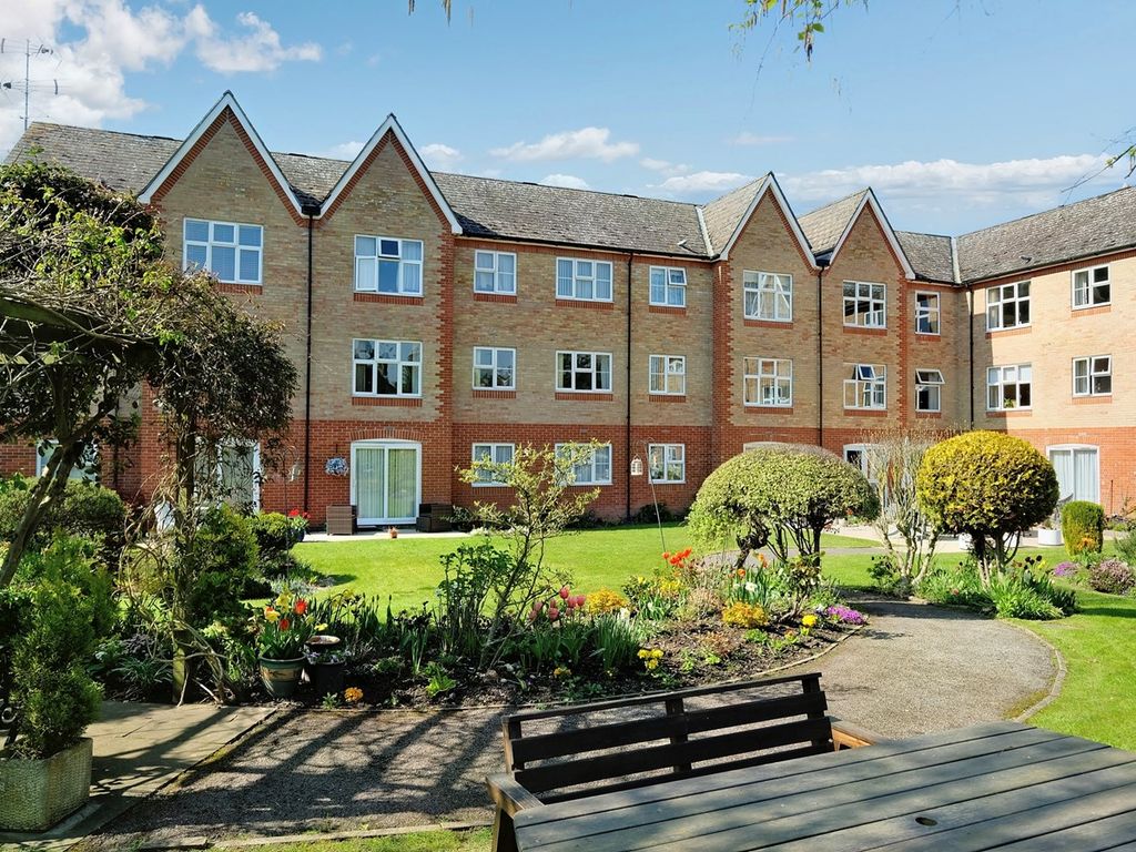 1 bed flat for sale in Godfreys Mews, Old Moulsham, Chelmsford CM2, £170,000