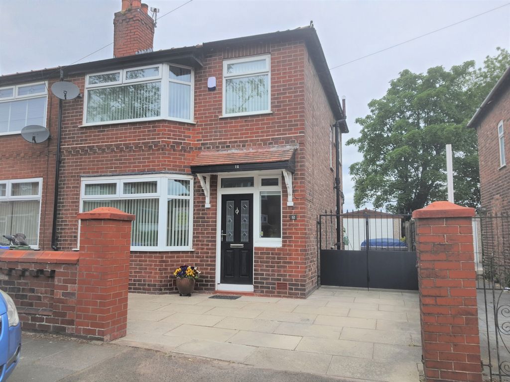 3 bed semi-detached house for sale in Leaford Ave, Denton M34, £260,000