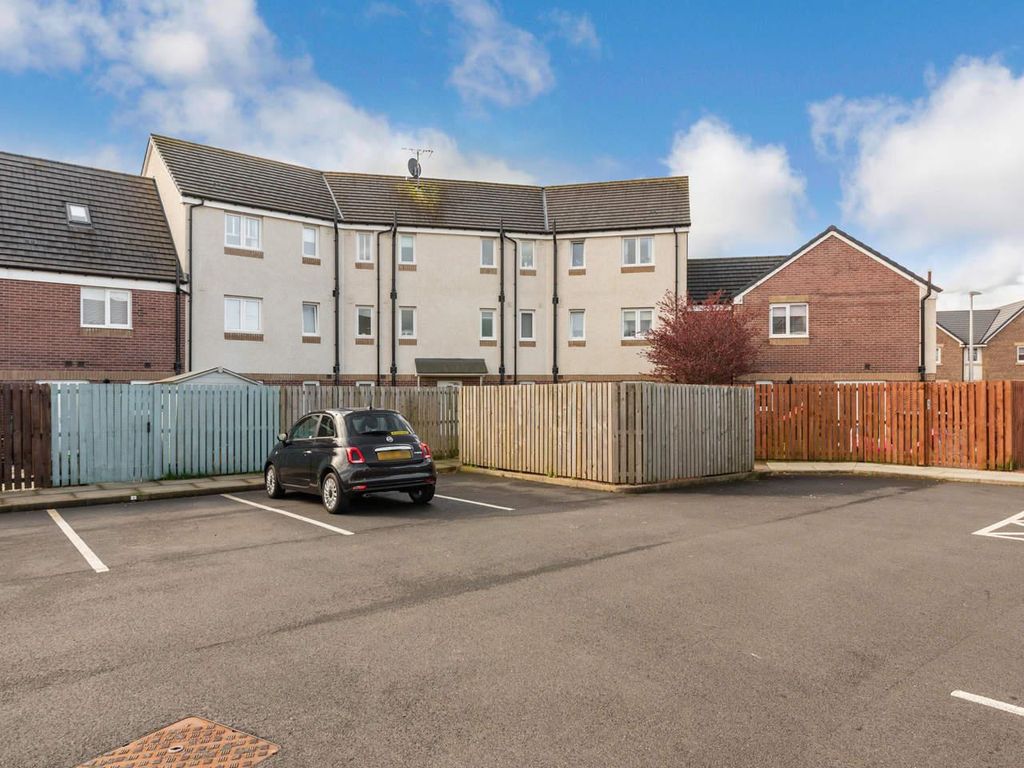 2 bed flat for sale in Craigton Drive, Bishopton PA7, £170,000