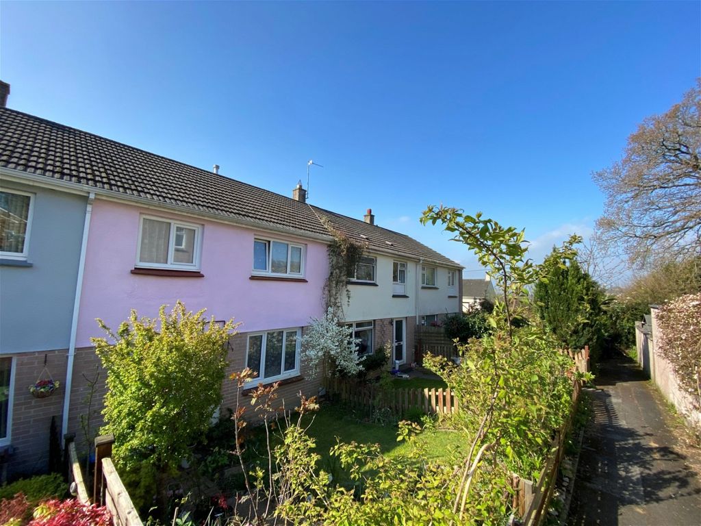 3 bed terraced house for sale in Manor Close, Ivybridge PL21, £219,950