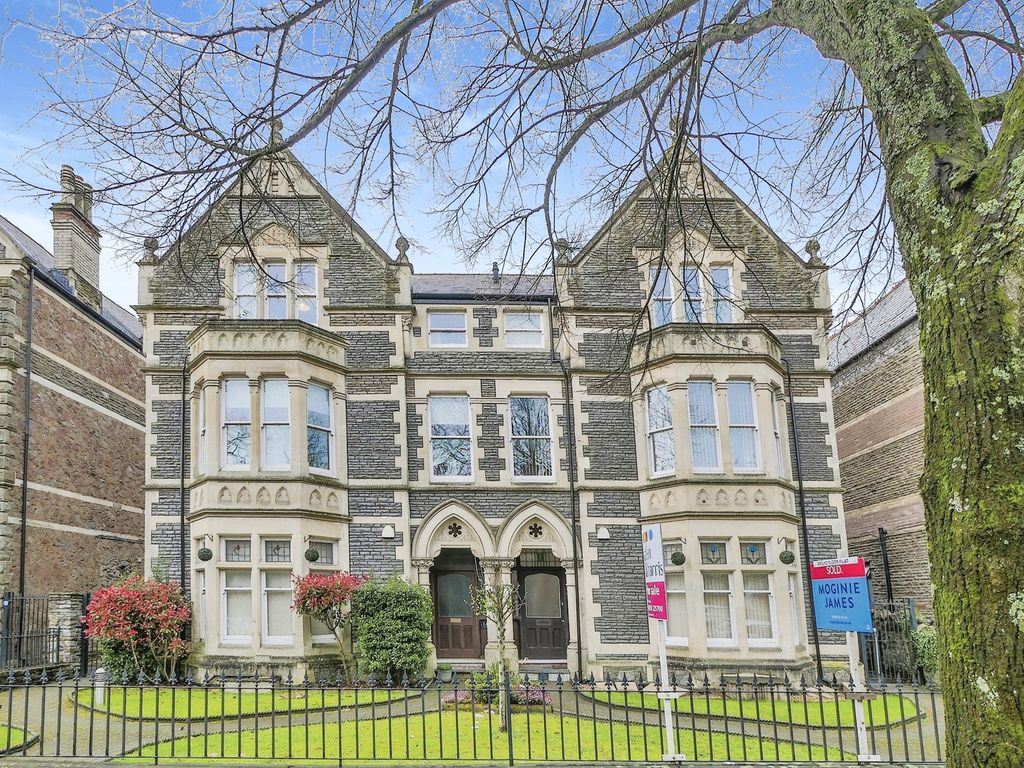 2 bed flat for sale in Cathedral Road, Pontcanna, Cardiff CF11, £260,000