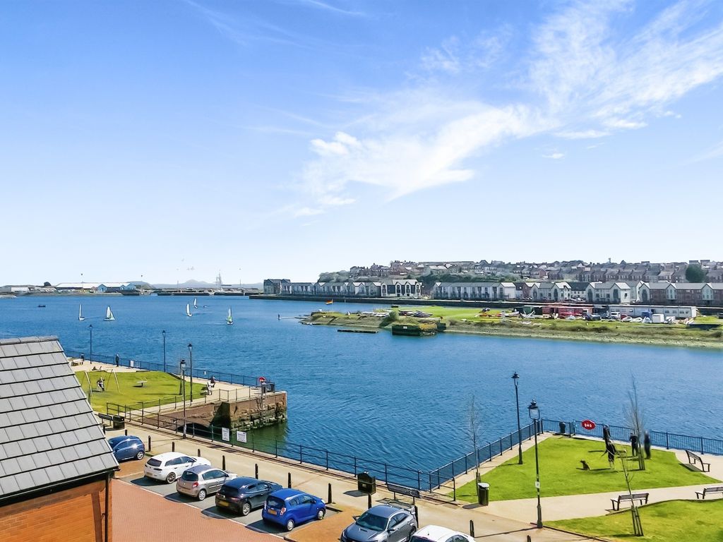 1 bed flat for sale in Cei Tir Y Castell, Barry CF63, £135,000