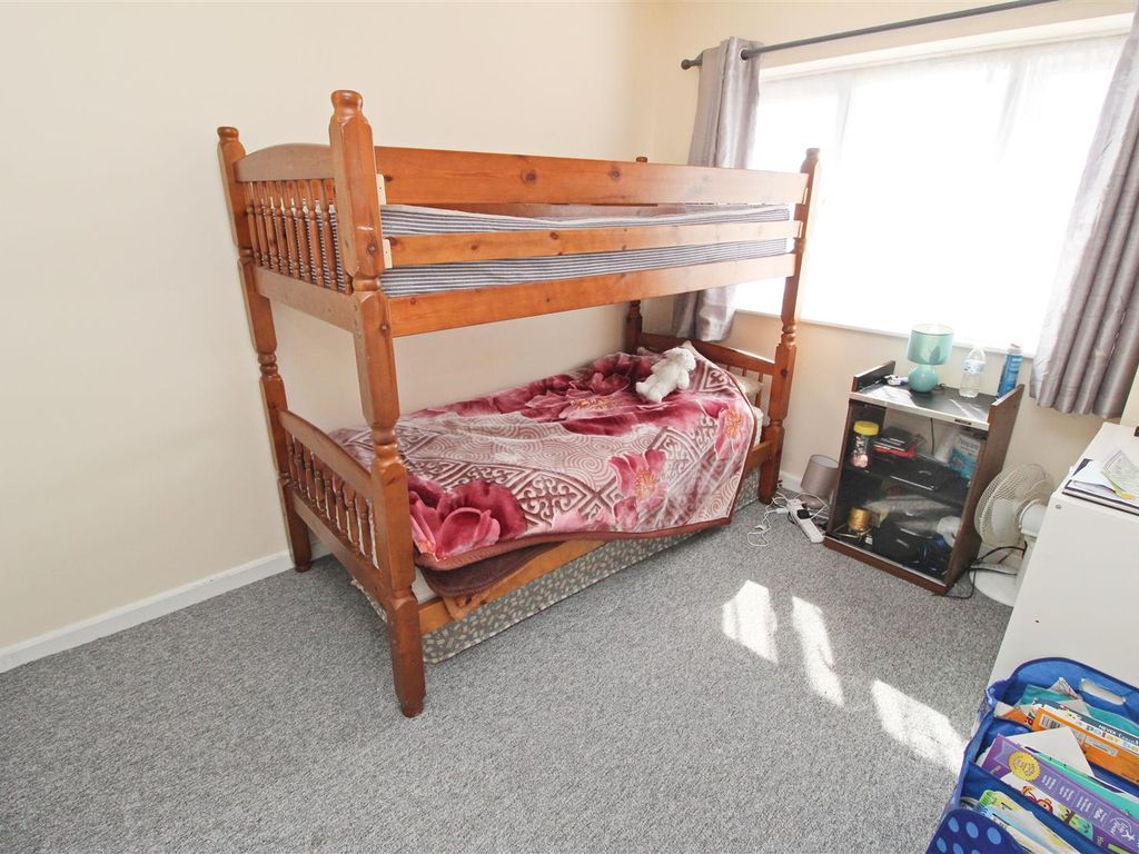 3 bed semi-detached house for sale in Cleveland, Bradville, Milton Keynes MK13, £270,000