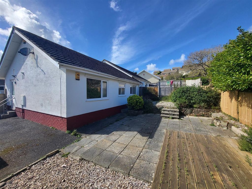 2 bed bungalow for sale in Penally Heights, Penally, Tenby, Pembrokeshire. SA70, £249,950