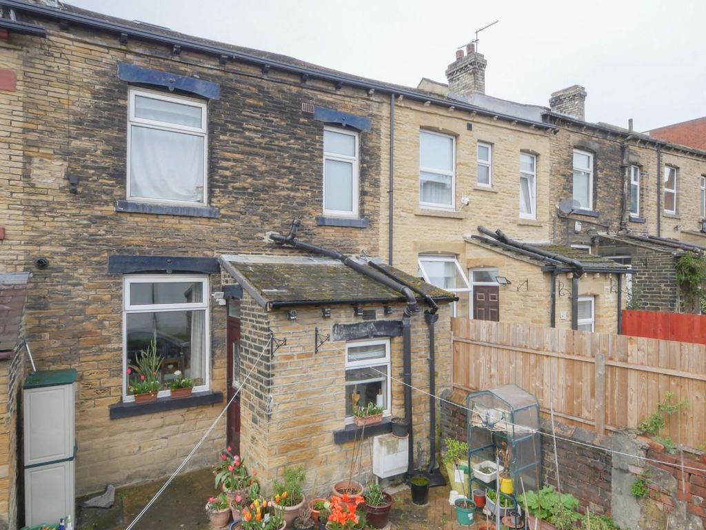 3 bed terraced house for sale in Cromack View, Pudsey LS28, £180,000