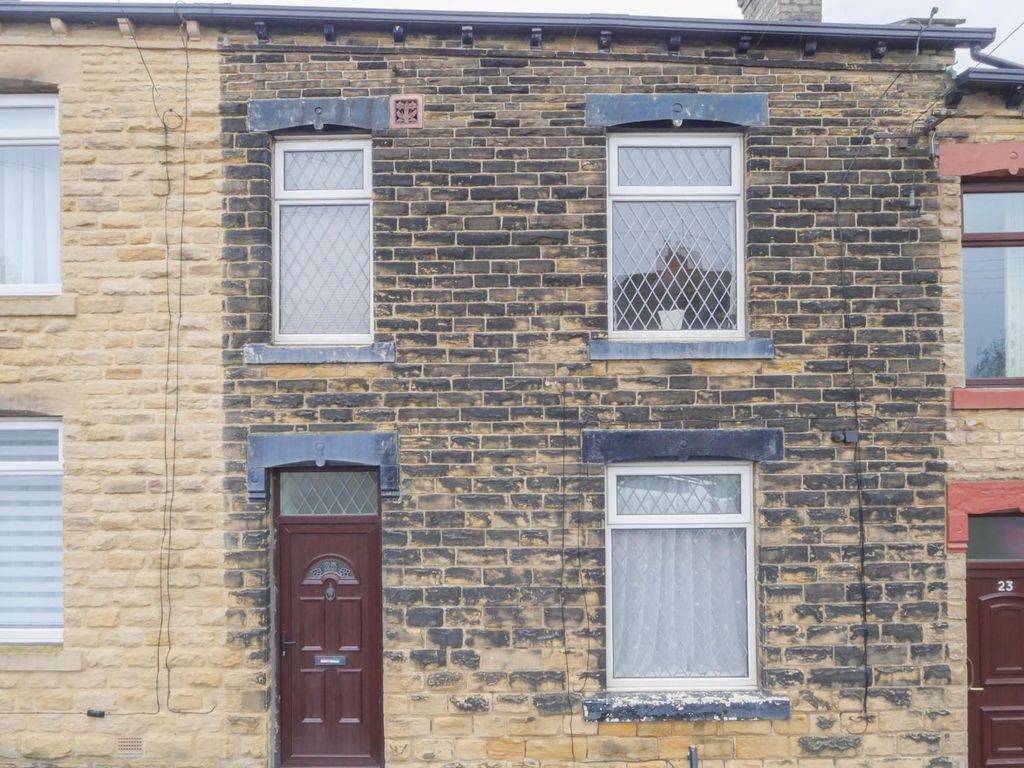 3 bed terraced house for sale in Cromack View, Pudsey LS28, £180,000