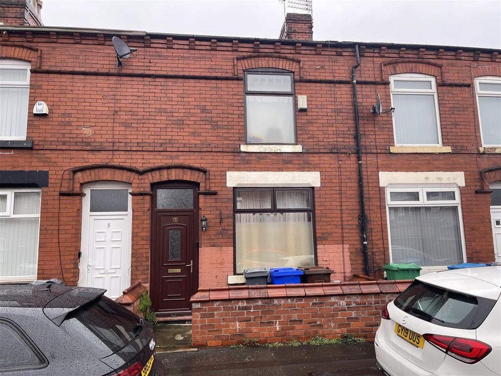 2 bed property for sale in Clovelly Street, Manchester M40, £145,000