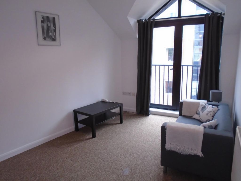 2 bed flat for sale in Oxford Street, Leicester LE1, £130,000