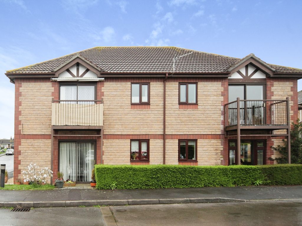 2 bed flat for sale in Mow Barton, Martock, Somerset, Uk TA12, £75,000