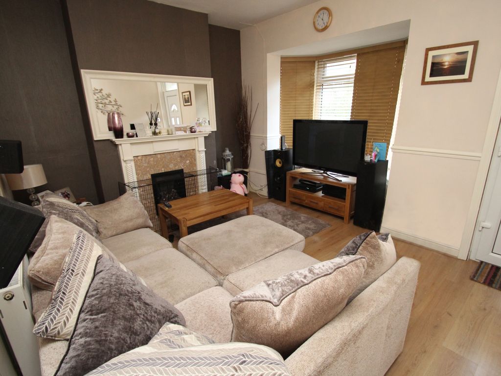 4 bed terraced house for sale in Salisbury Terrace, Armley, Leeds LS12, £160,000