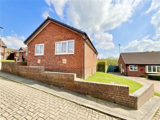2 bed bungalow for sale in Ivanhoe Mews, Swallownest, Sheffield S26, £180,000