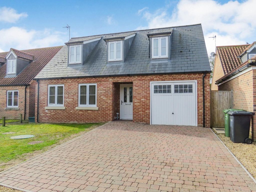 4 bed detached house for sale in Halls Meadow Close, Methwold, Thetford IP26, £325,000