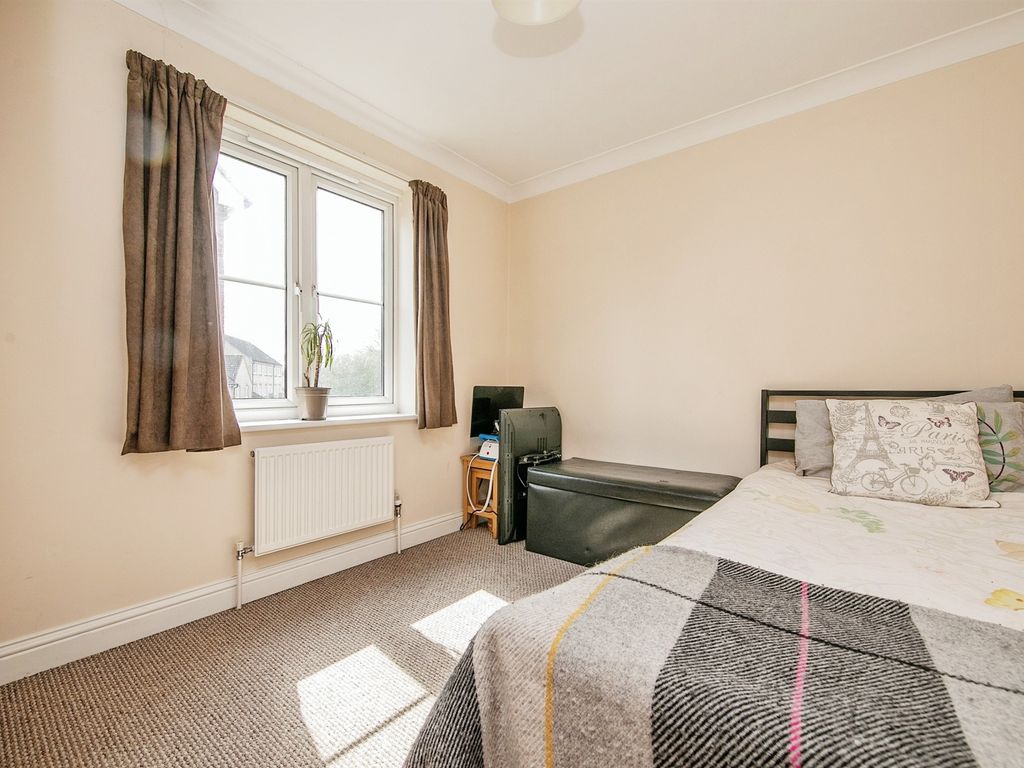 2 bed flat for sale in Croft Street, Ipswich IP2, £135,000