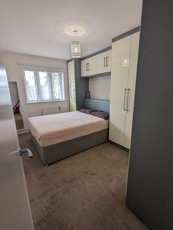 1 bed flat for sale in Thomas Barnardo Way, Barkingside, Ilford IG6, £228,999