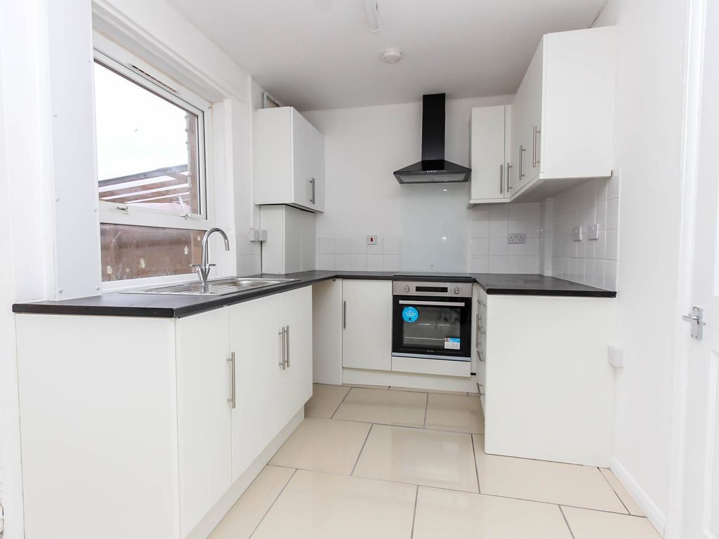2 bed terraced house for sale in Henshaw Road, Wellingborough NN8, £175,000