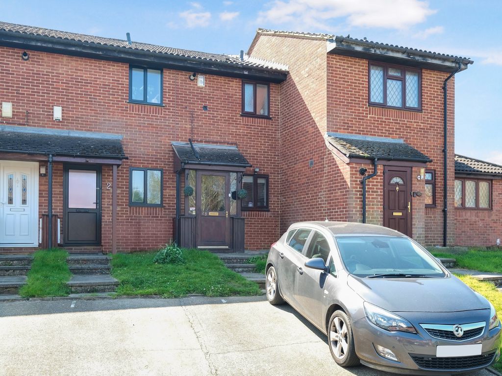 1 bed terraced house for sale in Sandpiper Way, Orpington BR5, £290,000