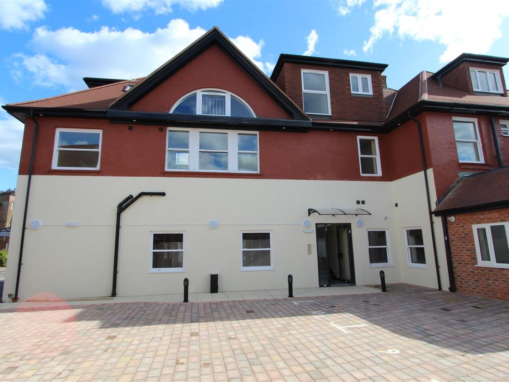 2 bed flat for sale in Wimborne Road, Moordown, Bournemouth BH9, £222,000