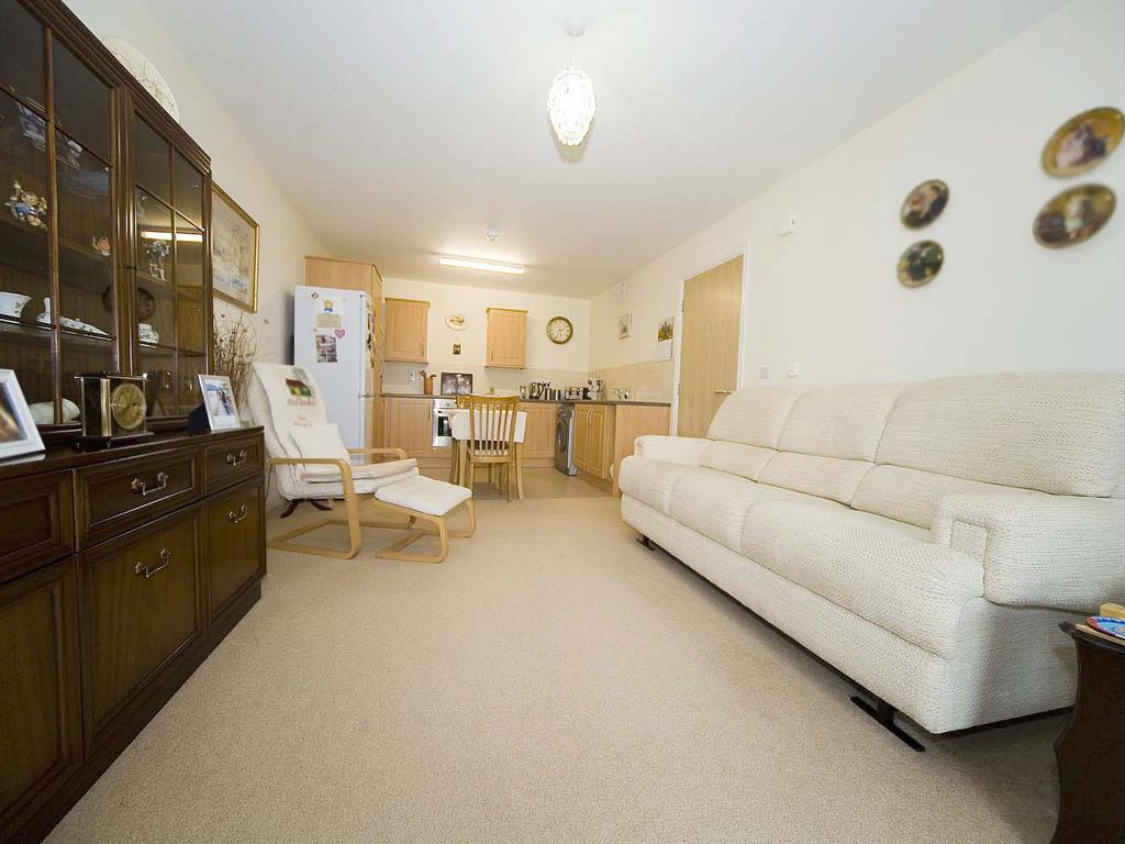 2 bed flat for sale in Laurel Gardens, Hartlepool TS25, £85,000