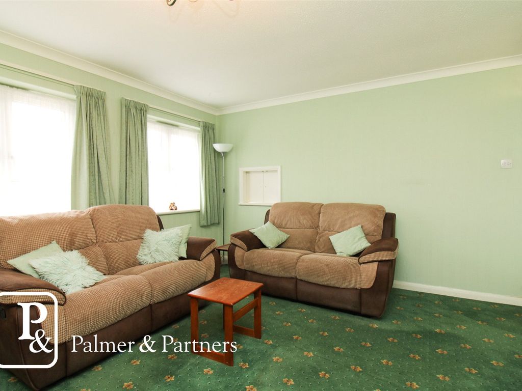 2 bed flat for sale in Bennett Court, Colchester, Essex CO4, £160,000