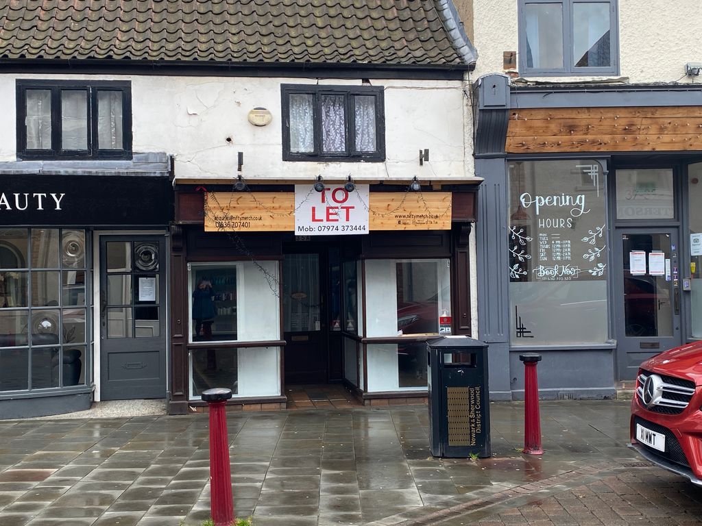 Retail premises for sale in Carter Gate, Newark NG24, £75,000