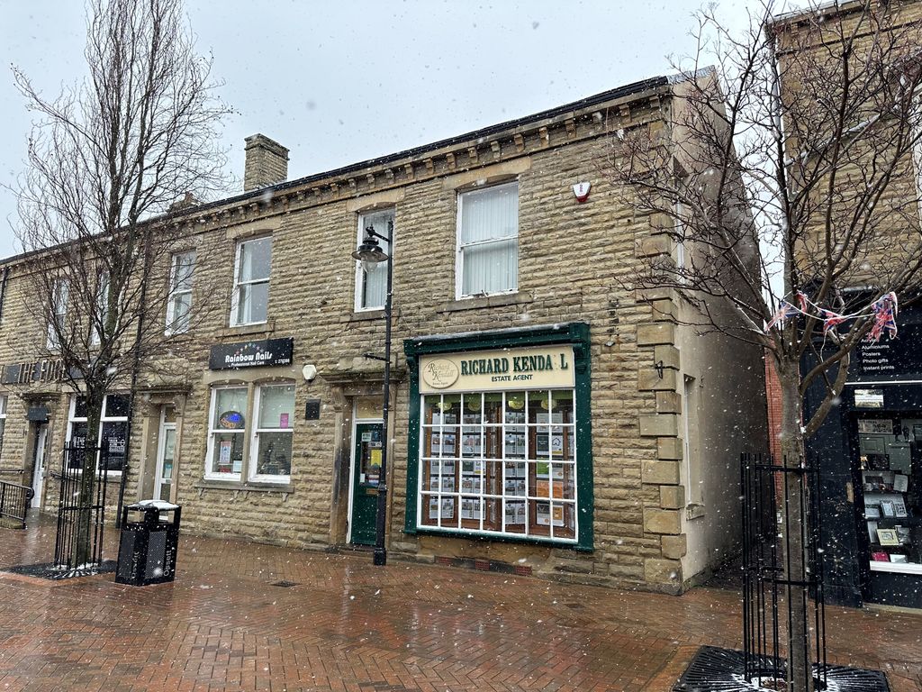 Retail premises for sale in Station Road, Ossett WF5, £225,000
