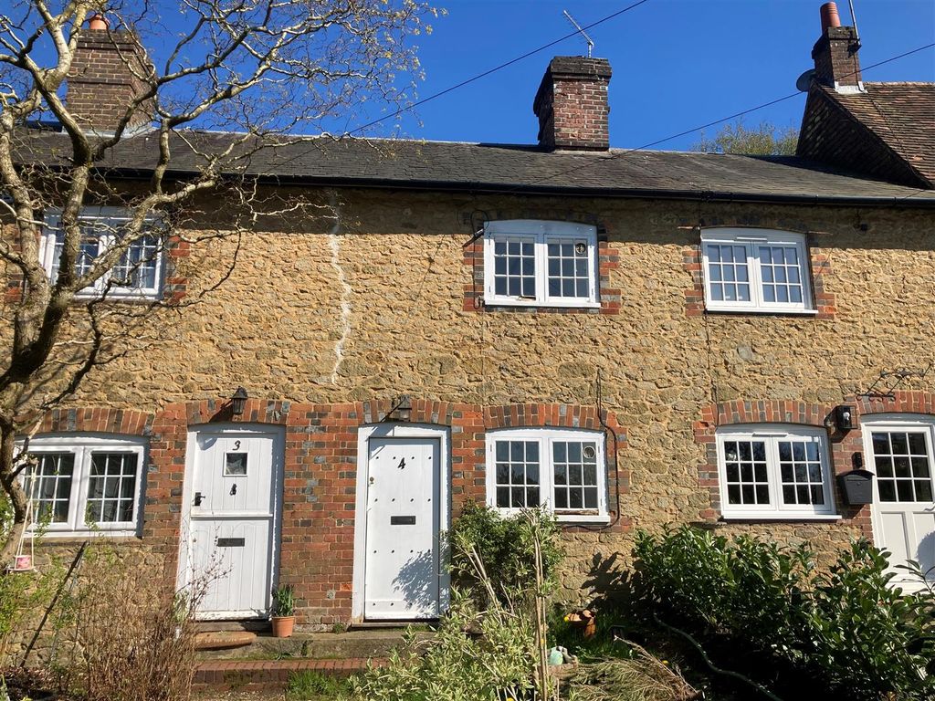2 bed cottage for sale in Wolfs Row, Limpsfield, Oxted RH8, £310,000