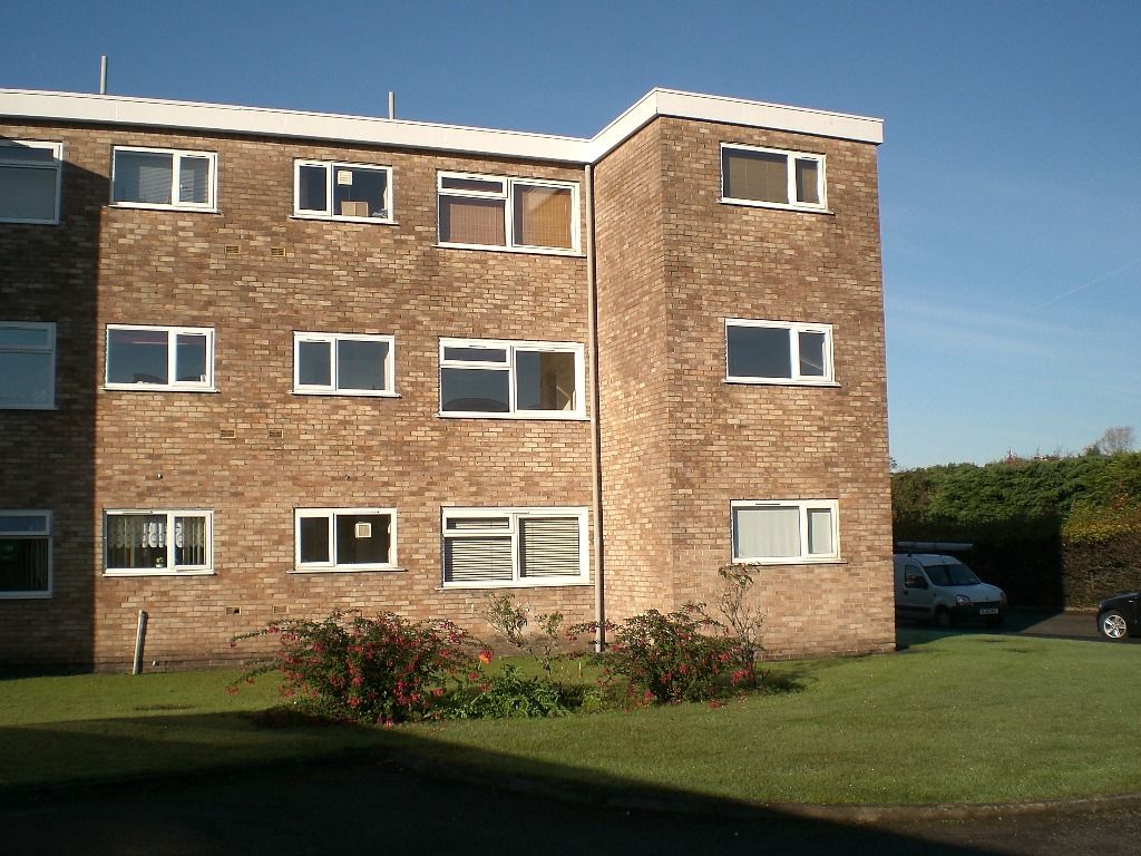 2 bed flat for sale in Curlew Close, Cardiff CF14, £145,000