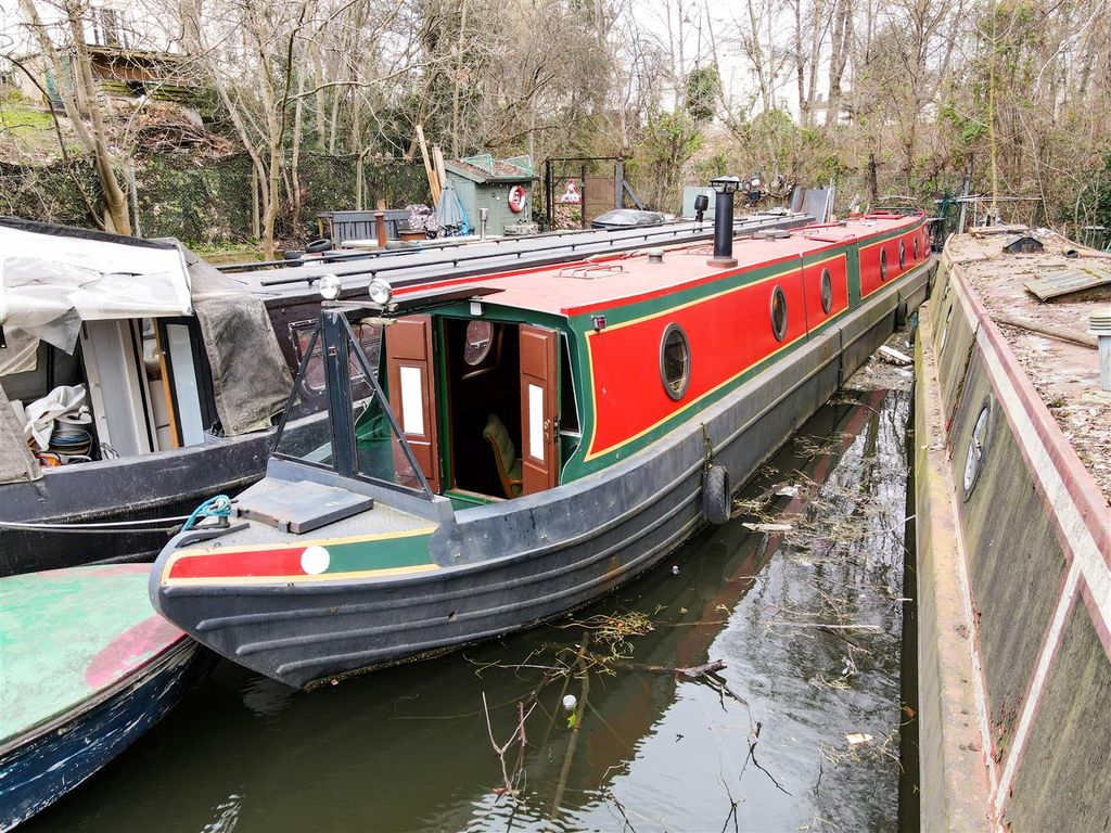 1 bed houseboat for sale in Victorian, Cumberland Basin, Regent's Park NW1, £185,000