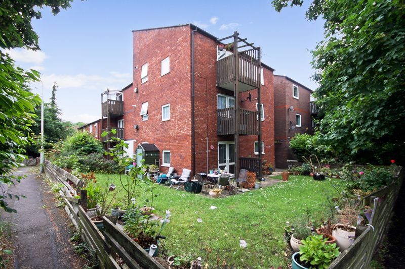 1 bed flat for sale in Maple Road, Yeading, Hayes UB4, £160,000