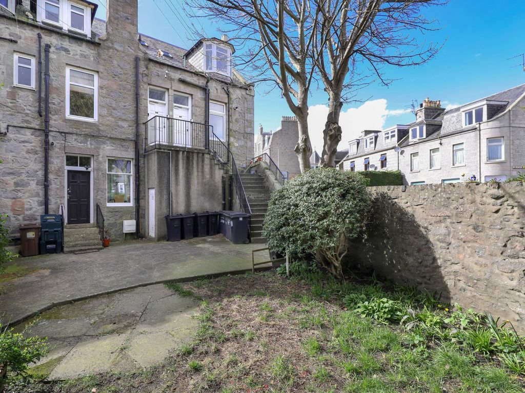 1 bed flat for sale in Rosemount Place, Aberdeen AB25, £79,000