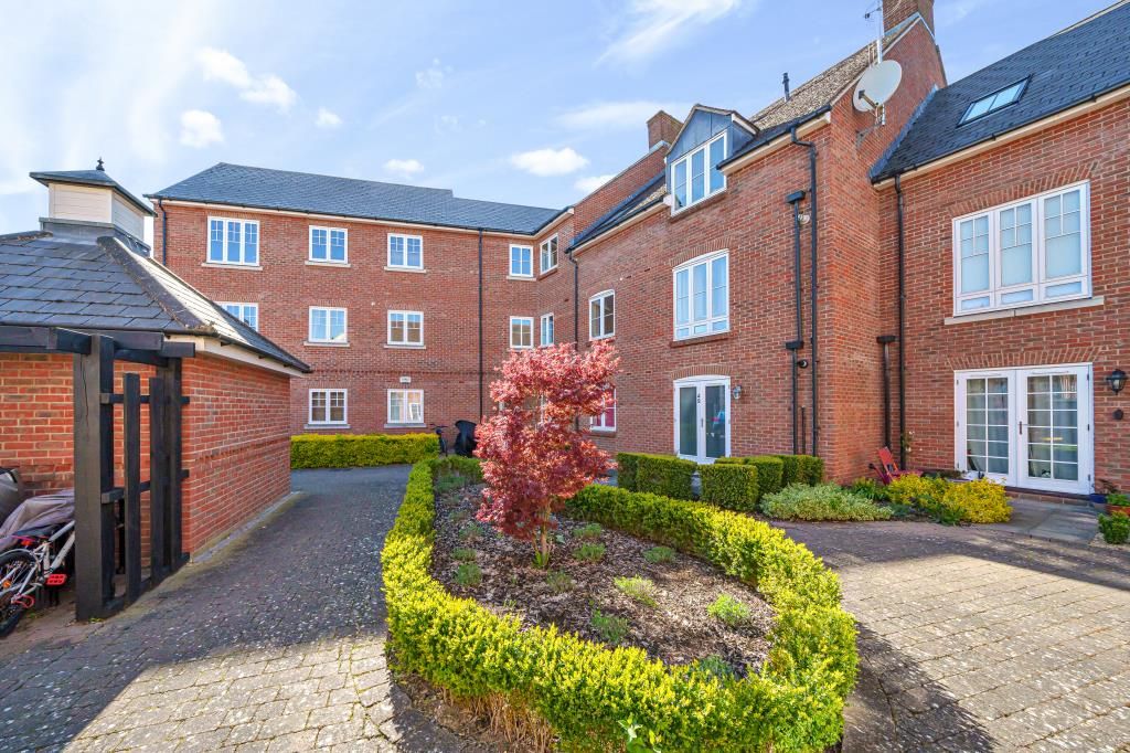 2 bed flat for sale in Abingdon, Oxfordshire OX14, £247,000