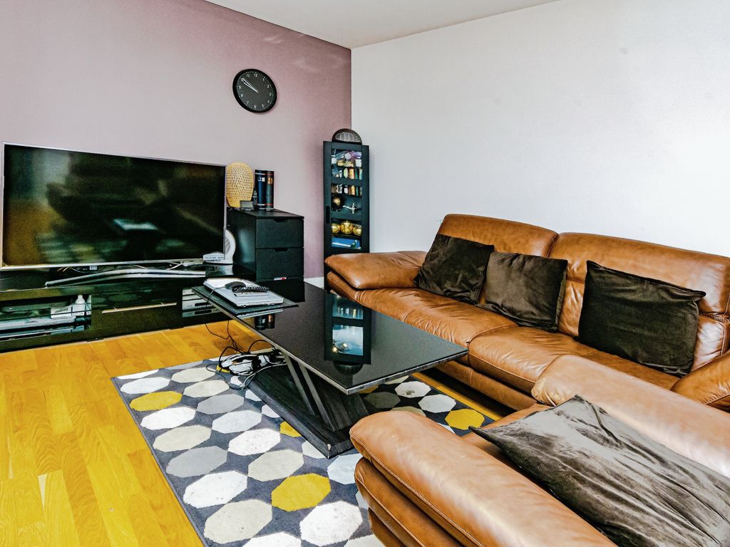 1 bed flat for sale in Radnor House, 1272 London Road, London SW16, £230,000