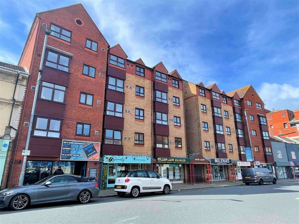 2 bed flat for sale in Albert Road, Southsea, Hampshire PO5, £30,000