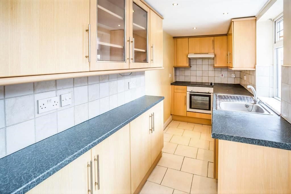 2 bed property for sale in Fieldhouse Street, Wakefield WF1, £110,000