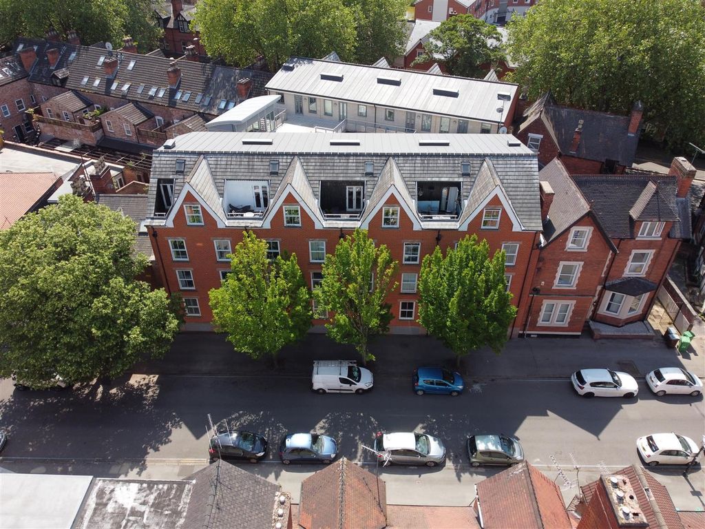 3 bed flat for sale in Hope Drive, The Park, Nottinghamshire NG7, £280,000