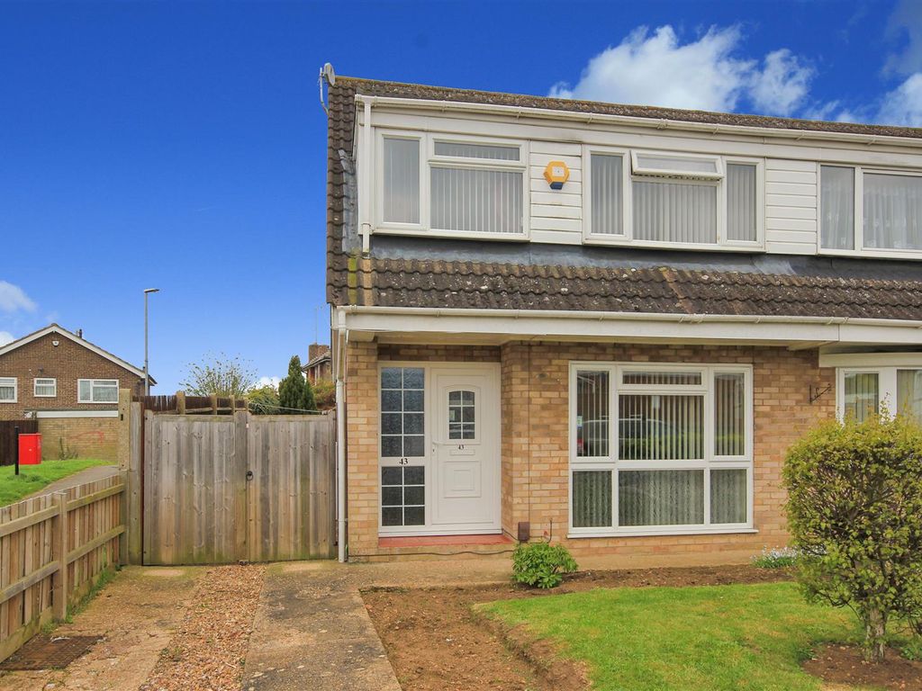 3 bed semi-detached house for sale in Oakley Drive, Wellingborough NN8, £240,000
