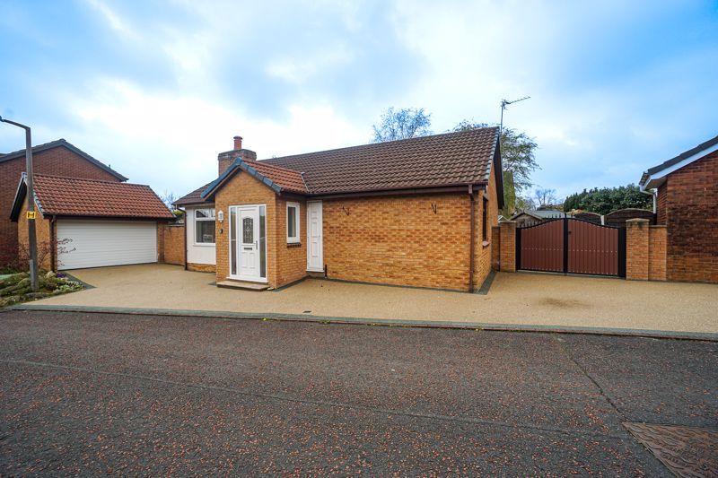 2 bed bungalow for sale in Epsom Croft, Anderton, Chorley PR6, £325,000