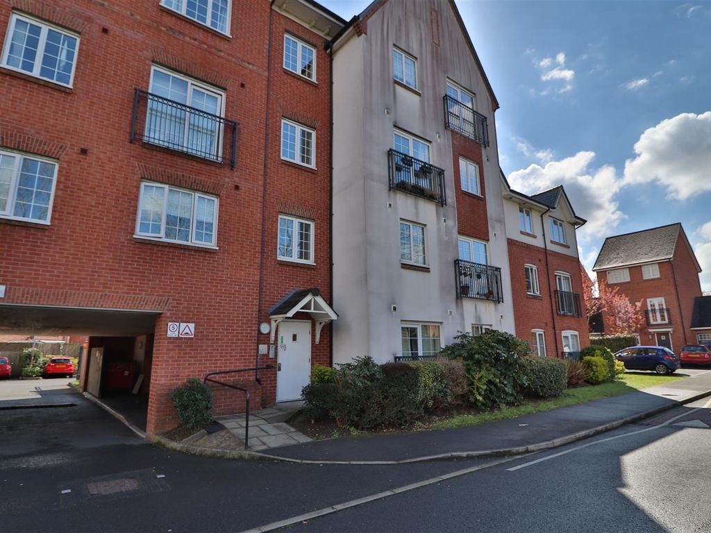 2 bed flat for sale in Monks Place, Warrington WA2, £110,000