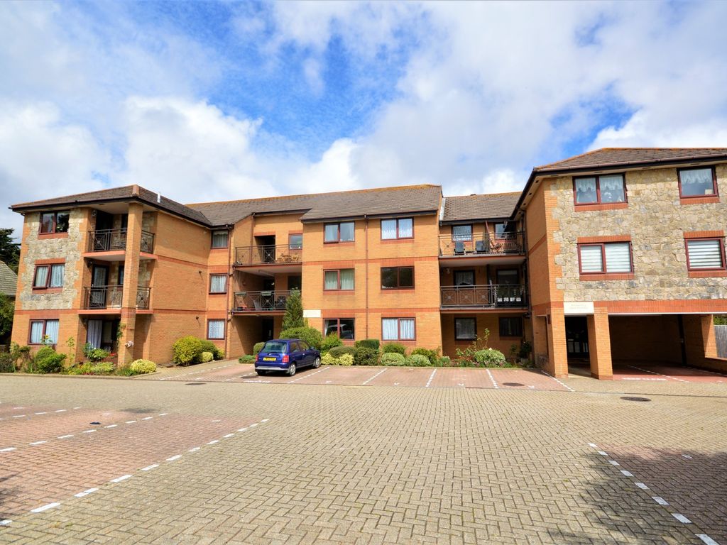 2 bed flat for sale in Victoria Avenue, Shanklin PO37, £175,000