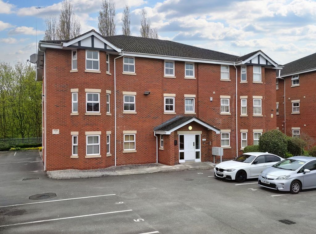 1 bed flat for sale in Norley Close, Warrington WA5, £81,500