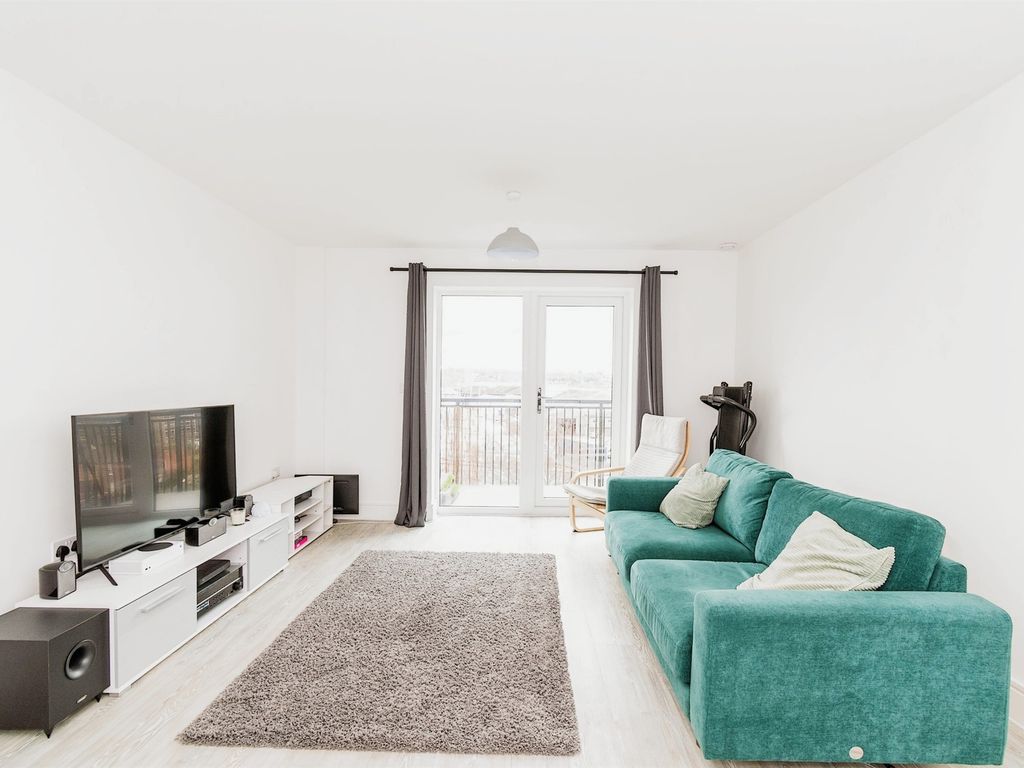 1 bed flat for sale in Meridian Way, Southampton SO14, £190,000