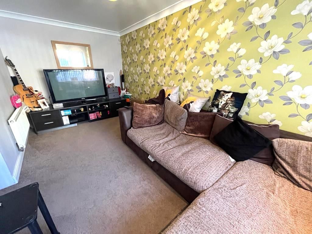 3 bed semi-detached house for sale in Juniper Way, Gainsborough DN21, £160,000