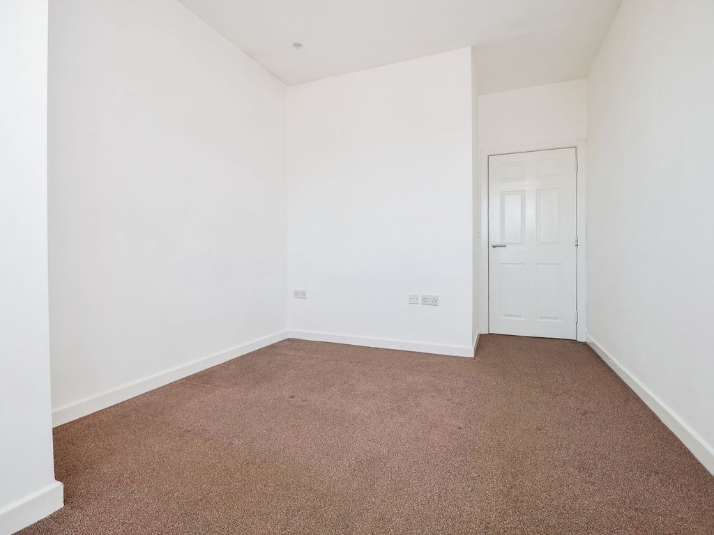 2 bed flat for sale in Marton Road, Middlesbrough TS4, £65,000