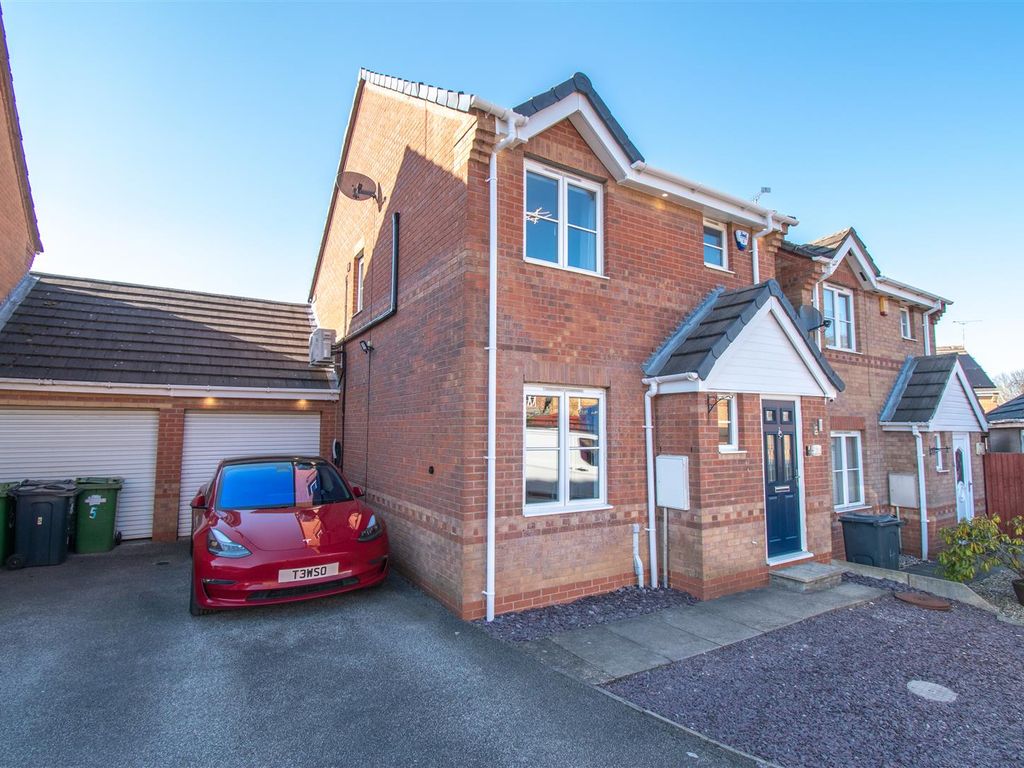 3 bed detached house for sale in Pinewood Close, Alfreton DE55, £235,000