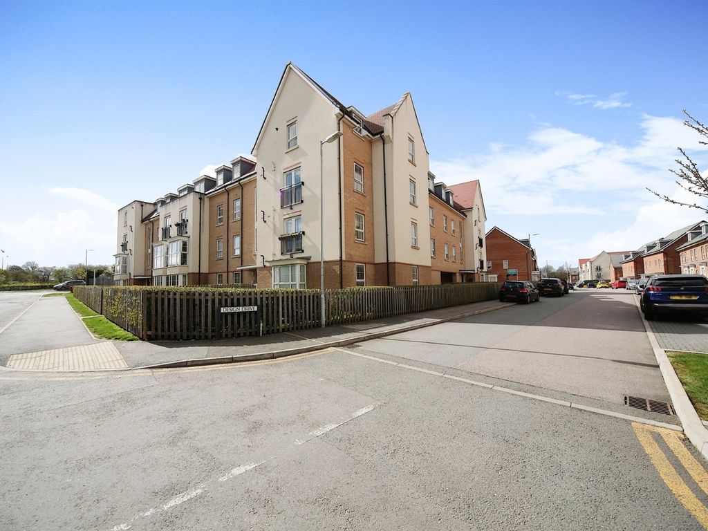 2 bed flat for sale in Design Drive, Dunstable LU6, £112,750