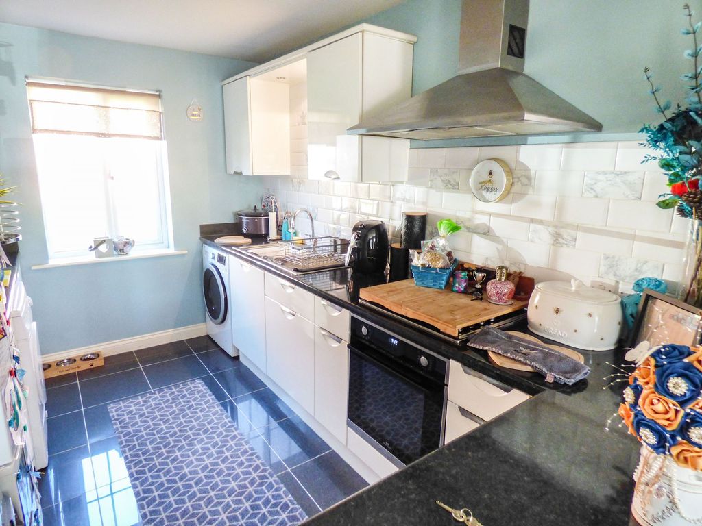 3 bed town house for sale in Deepdale Drive, Consett DH8, £180,000