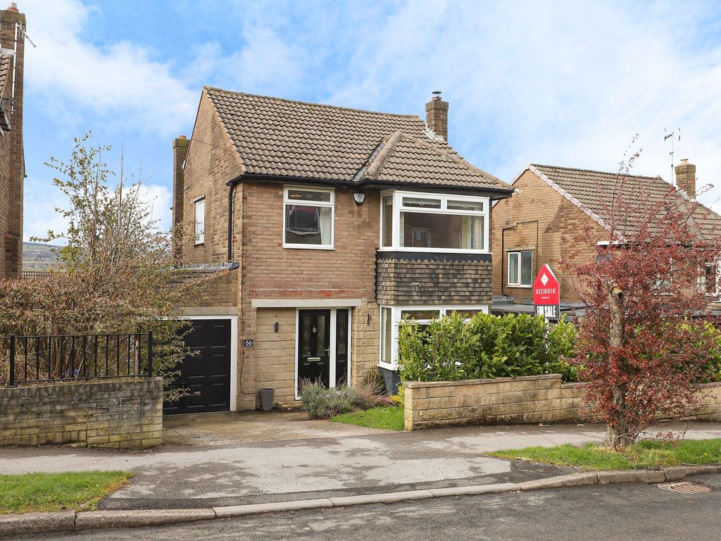 3 bed detached house for sale in St. Quentin Drive, Sheffield S17, £325,000